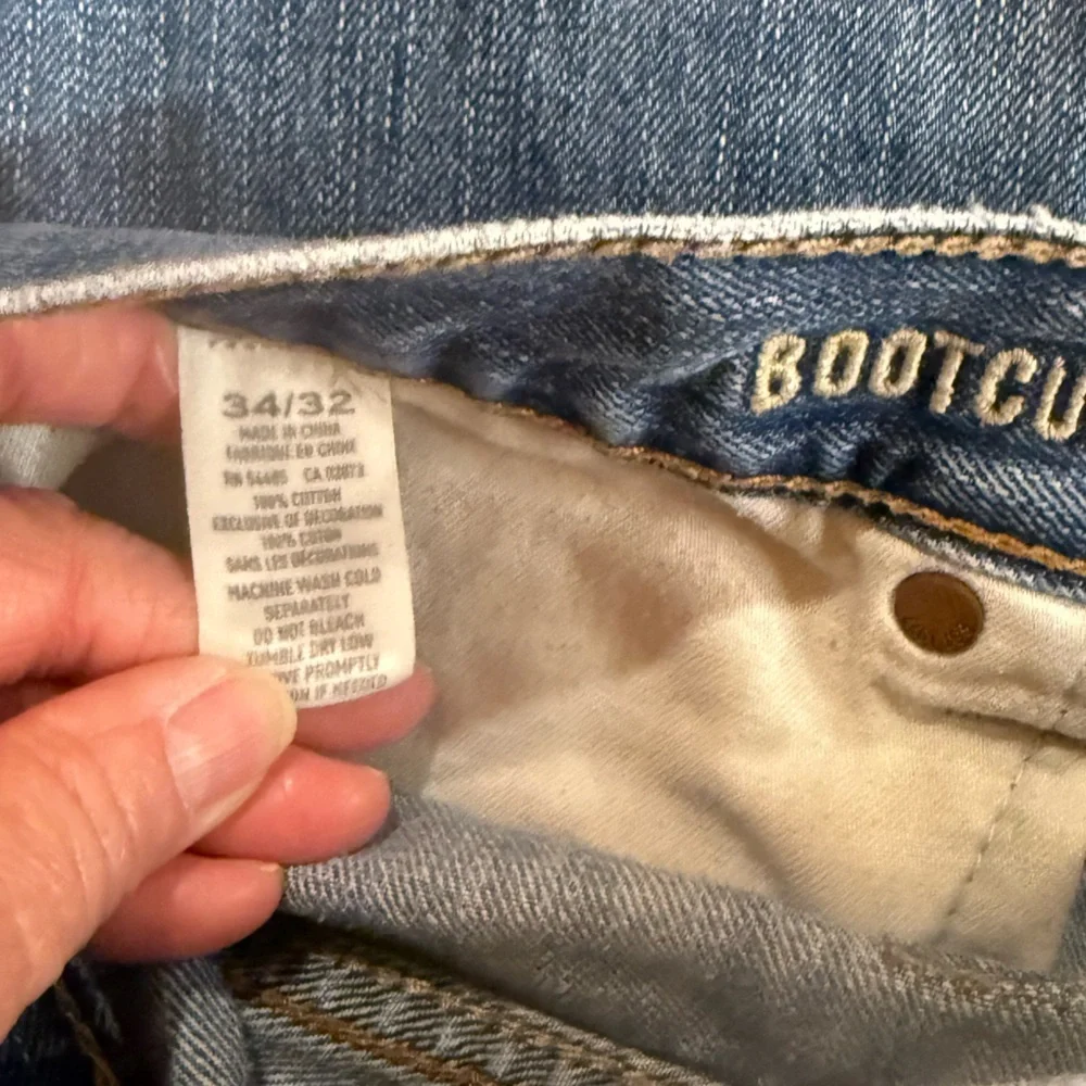 American Eagle men’s Y2K inspired boot cut jeans, size 34 x 32